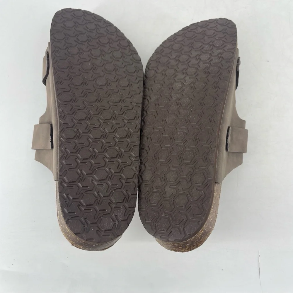 FITORY Mens Classic Sandals with Two Straps Beach Slides for Summer Brown